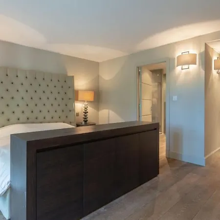 Chic With Private Pool And Daily Housekeeping *
