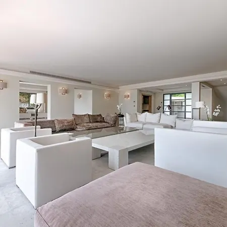 Вилла Chic With Private Pool And Daily Housekeeping *